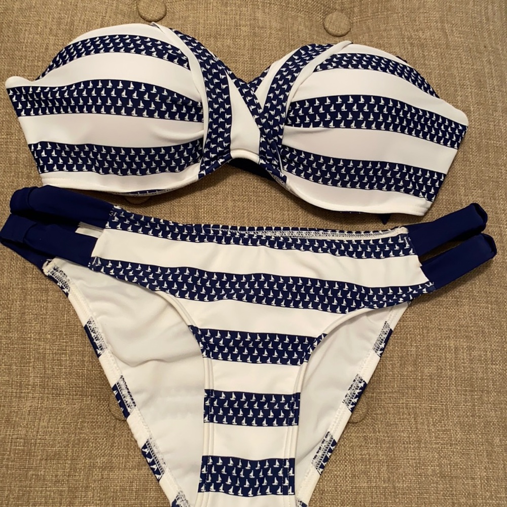 Venus bathing suit. White and navy blue. S/M